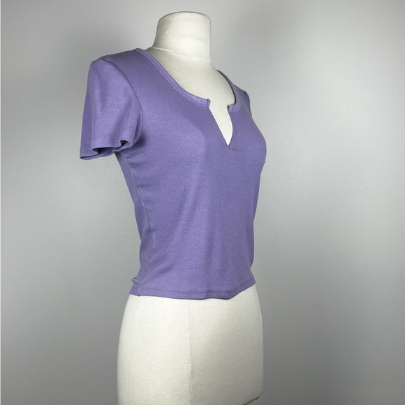Basic Ribbed Crop Tee - Picture 2 of 4
